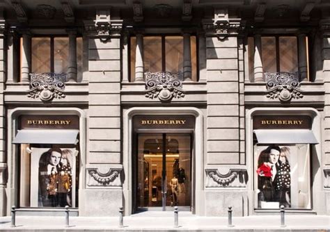 burberry via dei mille|Burberry a Napoli in Via dei Mille 24.